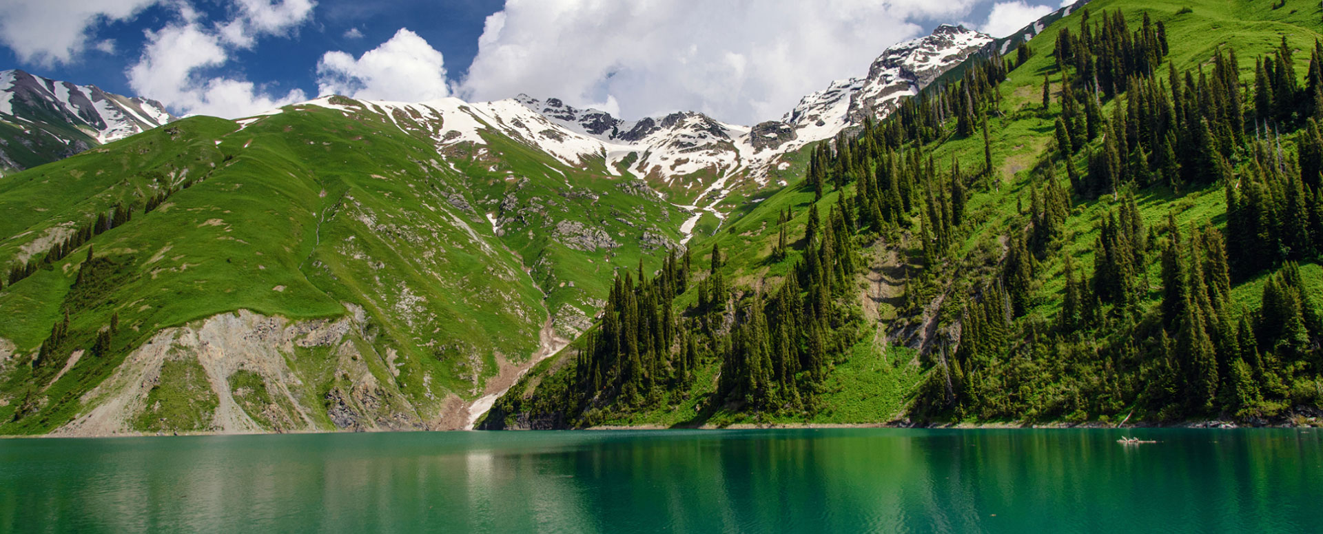 Киргизия. Киргизия горы Долина Арашан. Горные озера Киргизии. Кыргызстан озеро в горах. Бишкек горы.